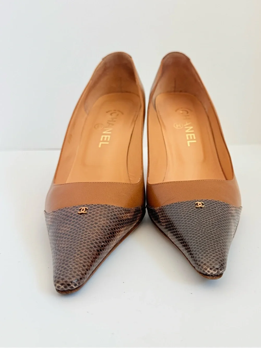 Vintage CHANEL Karl Lagerfeld Lizard Cap Toe Classic Pumps 38.5 Beige leather